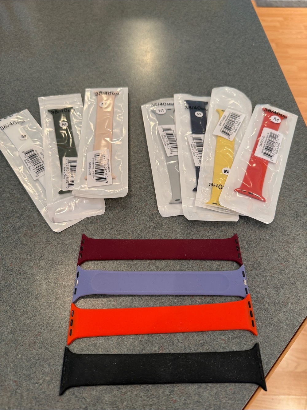 Apple Watch, 7 Series
Multi-Color Silicone Watch Bands & Protective Cases - Picture 2 of 2